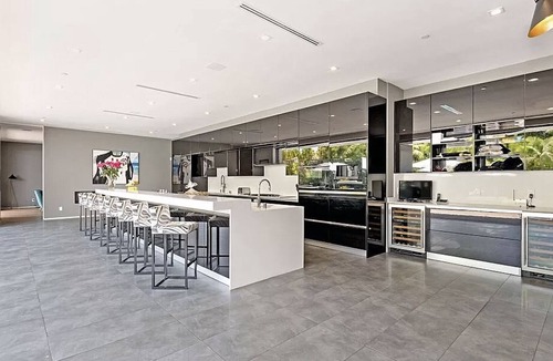 Beverly Hills Villa | Modern Mansion In Beverly Hills Flats