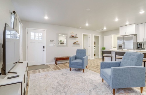 Galeton House | Modern & Pet-Friendly! Northern Colorado Retreat