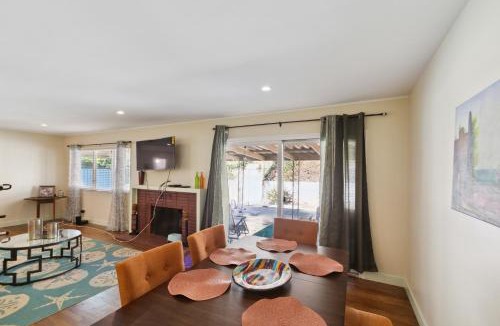 Azusa House | Modern Relaxing Retreat with Private Pool