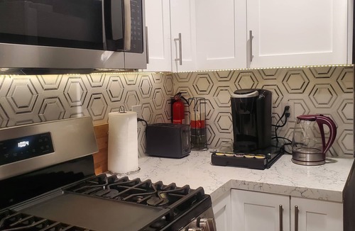 Northwest Torrance House | Modern Residence in Torrance 15 mins from LAX