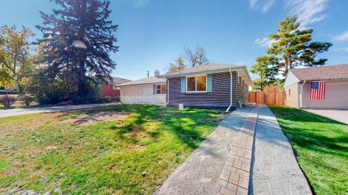 Southeast House | Modern & Updated Unit in Prime Location
