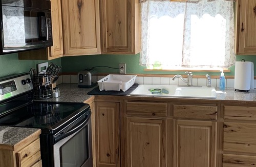 Victor House | Modernized Miner Cabin in Victor Colorado!