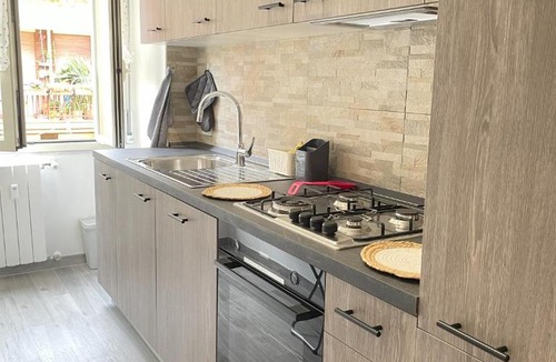 Quartiere XXVIII Monte Sacro Alto Apartment | Moderno 85mq con 2 bagni e posto auto nel cortile interno