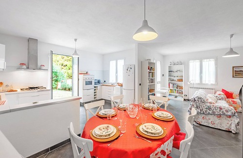 Moneglia Villa | Moneglia Villa in A Quiet Place
