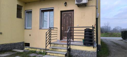 Pavia Apartment | Monolocale corte