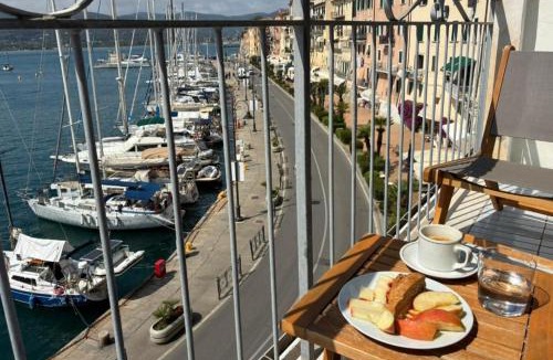Portoferraio Old Town Apartment | Monolocale La Darsena