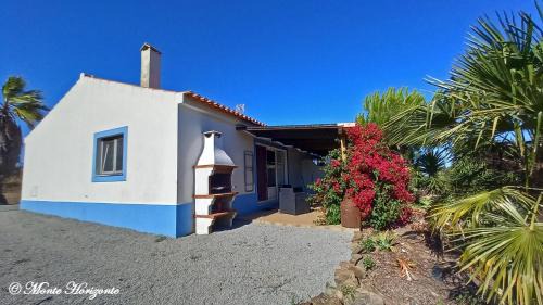 Santiago do Cacem House | Monte Horizonte - Private Villas - Eco & Nature with Kitchen & BBQ