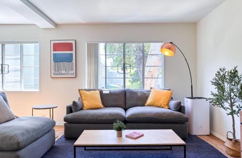 Carthay Circle House | Monthier LACMA SI5T8H57