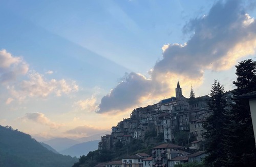 Apricale House | Most Beautiful Italian medieval village- quiet charming apartment/house