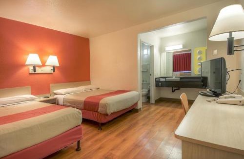Chino Hotel | Motel 6 Chino, CA - Los Angeles Ontario