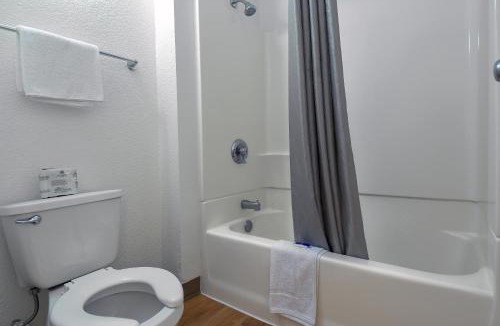 Chino Hotel | Motel 6 Chino, CA - Los Angeles Ontario