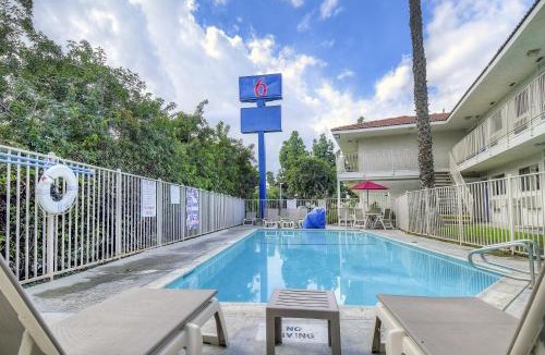 Chino Hotel | Motel 6 Chino, CA - Los Angeles Ontario