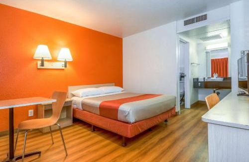 Corona Hotel | Motel 6-Corona, CA
