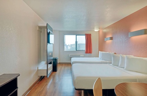 Inglewood Hotel | Motel 6 Los Angeles, CA - Los Angeles - LAX