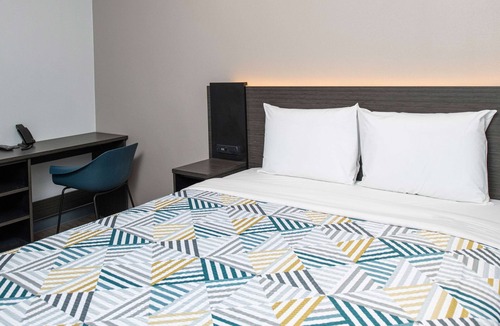 Central San Pedro Hotel | Motel 6 San Pedro, CA – Port Of Los Angeles