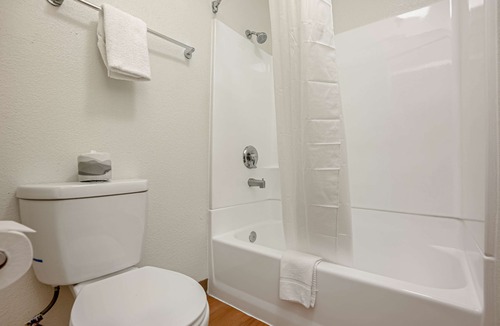 Temecula Hotel | Motel 6 Temecula, CA - Historic Old Town
