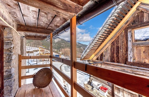Agro Ski Chalet | Mountain Chalet 'Tomidicarta' with Library and Panoramic Views