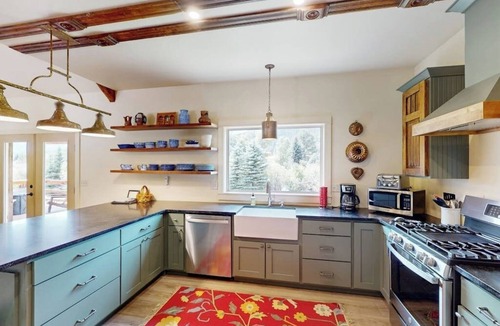 South Fork House | Mountain view modern home with open layout, gas fireplace, smart TVs, & W/D