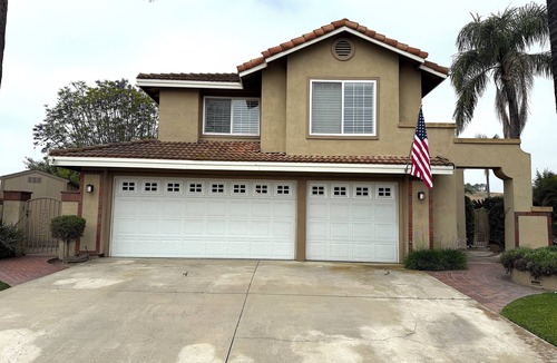 Chino Hills House | Mountain View Pool House BBQ