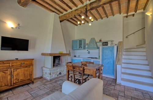 Simignano Apartment | Mulignone 13 - Apartment with pool