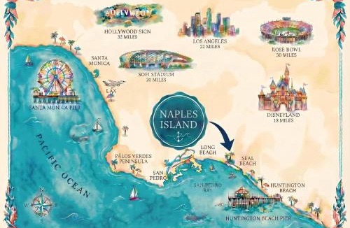 Naples House | Naples Luxury Retreat - 2 BDR Walk to Beach Dining & Shops