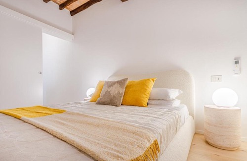 Old Town Apartment | Nebbia sul Naviglio - Rua Frati 34 Palace by MoVeBNB