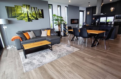 Calheta Villa | New construction above the rooftops of Calheta, absolute privacy, heated pool.