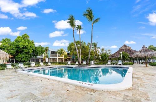 Key Largo Apartment | New! Key Largo Costal Villa 2 Kings Masters, Marina, Pool & Pickleball