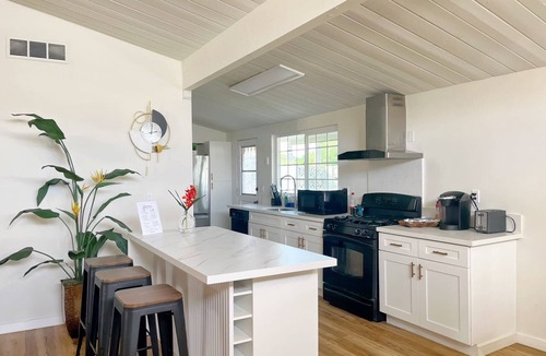 Walnut Valley House | New Renovated 3BD/2BA House(1K Mbps Wifi, Netflix,Pet-friendly)