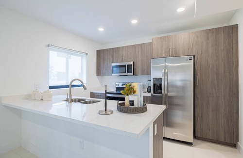 Florida City Villa | New Villa Serenity - 5 BR home for big groups - Near Florida Keys