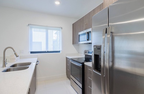 Florida City Villa | New Villa Serenity - 5 BR home for big groups - Near Florida Keys