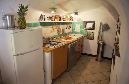 Boscomare House | Newly extended cottage in historic centre with sea view