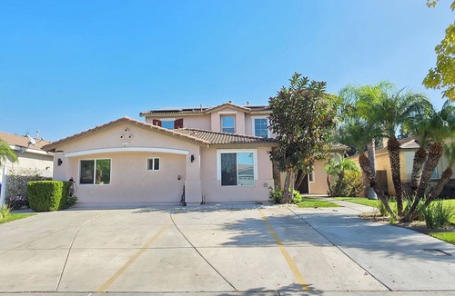Bloomington House | Newly Listed Family Friendly Fontana House