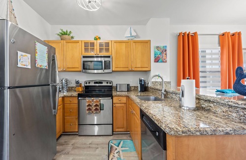 Marathon House | ★Newly remodeled tropical townhome★ Private plunge pool close to fun activities