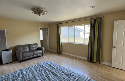 Harbor Gateway South House | Newly Renovated 1BR/1BA Home