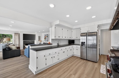 Harbor House | Newly updated 3-bedroom/3-bath beachfront house on the peninsula in Long Beach