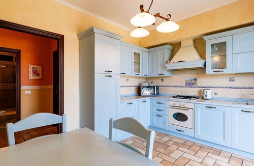 Borghetto Santo Spirito Villa | Nice apartment in villa for 5 people with A/C, pool, WIFI, terrace and pets allowed