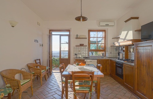 Cignan Bianco Villa | Nice apartment in villa with WIFI, A/C, pool, TV, patio, pets allowed and panoramic view