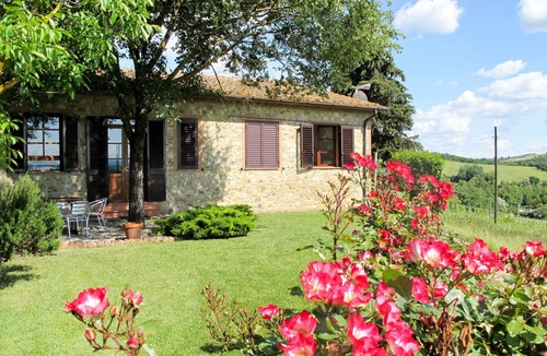 Cignan Bianco Villa | Nice apartment in villa with WIFI, A/C, pool, TV, patio, pets allowed and panoramic view