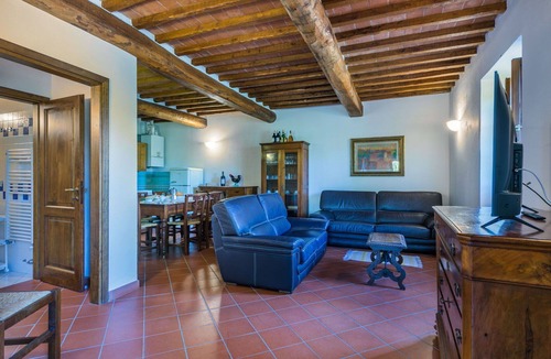 Castellina in Chianti Villa | Nice apartment in villa for 6 guests with A/C, pool, WIFI, TV, patio and panoramic view