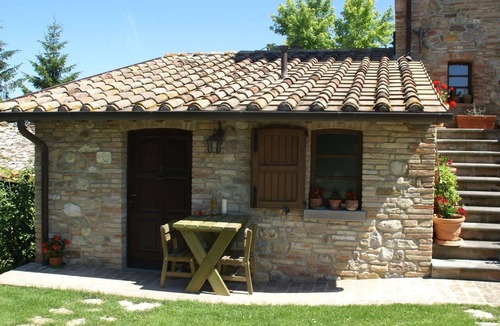 Montone House | Nice apartment with pool and beautiful garden