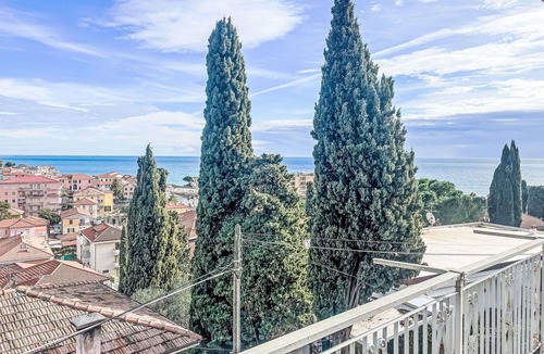 San Lorenzo al Mare Apartment | Nice apartment for 5 people with TV, balcony and pets allowed