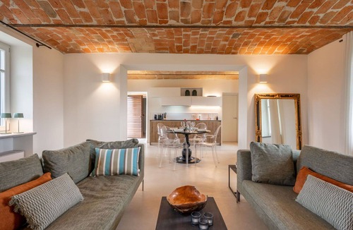 Castagnole delle Lanze Villa | Nice apartment in villa for 4 guests with pool, WIFI, A/C, TV, terrace, panoramic view and parking