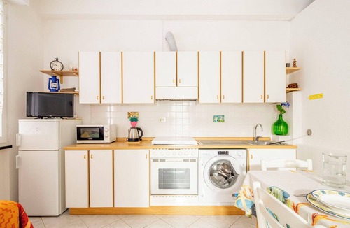 Cinque Terre Apartment | Nice apartment for 4 guests with WIFI, TV and pets allowed