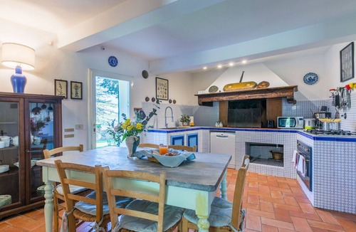 Torsoli Villa | Nice apartment in villa for 20 guests with private pool, WIFI, TV, terrace and pets allowed
