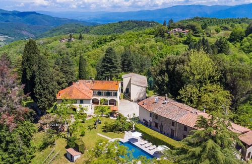 Torsoli Villa | Nice apartment in villa for 20 guests with private pool, WIFI, TV, terrace and pets allowed