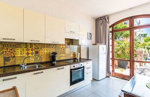 Finale Ligure Apartment | Nice apartment for 5 people with A/C, WIFI, TV and patio