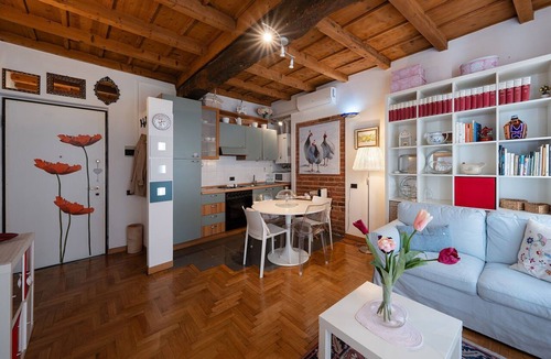 Pavia Apartment | Nice apartment for 2 people with WIFI, A/C and TV