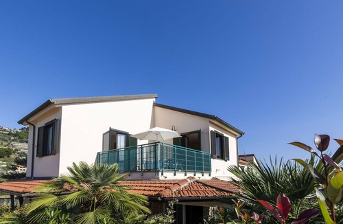 Piani-Ciapin Apartment | Nice apartment for 4 people with pool, WIFI, TV, terrace and pets allowed