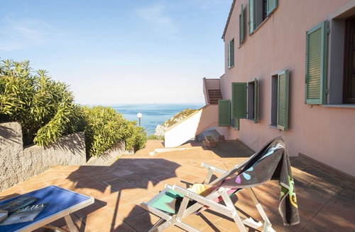 Patresi Apartment | Nice apartment for 4 guests with A/C, TV and terrace